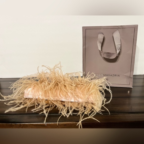 BCBGMaxaria Ostrich Feather clutch - NWOT! - Picture 2 of 6